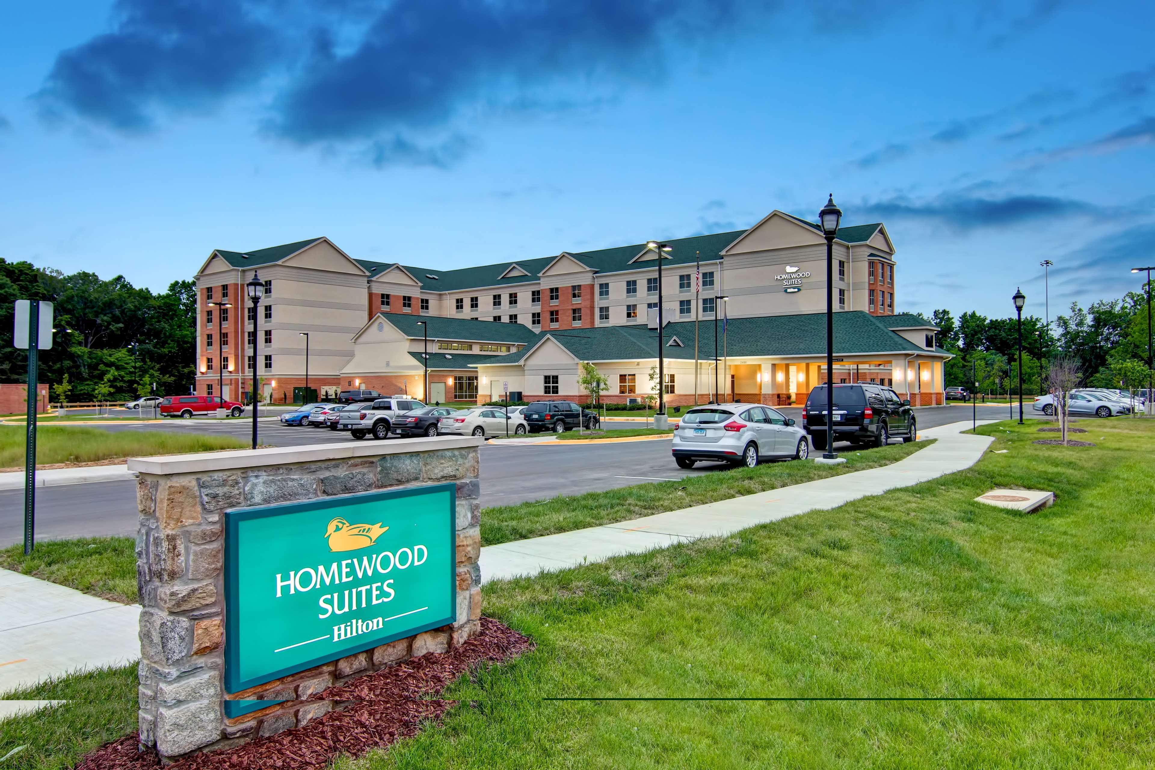 Homewood Suites By Hilton Woodbridge Exterior photo